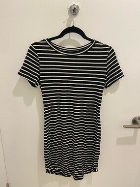 SHEIN Black and White Striped Crewneck Tee